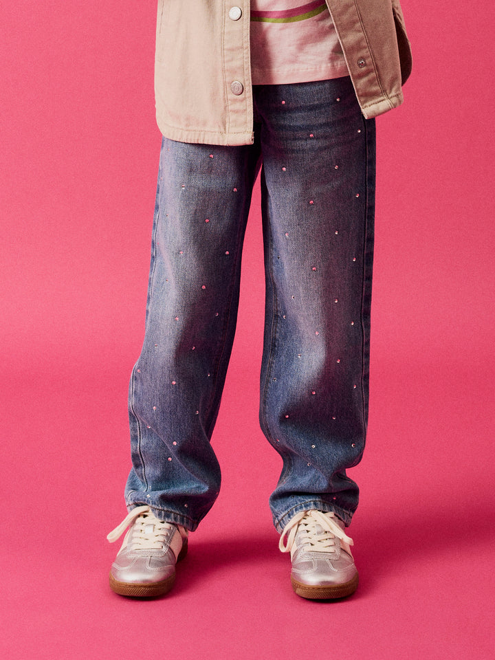 Blå tjej jeans med strass stenar som glittrar. Raka Strass byxor till flicka barn och ungdom.
NKFROSE ST RHINE JEANS 3366-BE NOOS
13218358