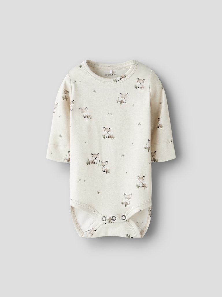 Gullig baby body med små rävar på till pojke. Ekologiska bebis kläder till din nyfödda.
NBMNIKU LS XSL BODY
13254451