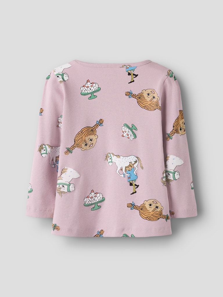 Rosa Pippi Långstrump tröja med print av Pippi och Lilla Gubben. Ribbad långärmad topp till flicka.
NMFSOCA PIPPI LS TOP LNOOS SKY
13254863