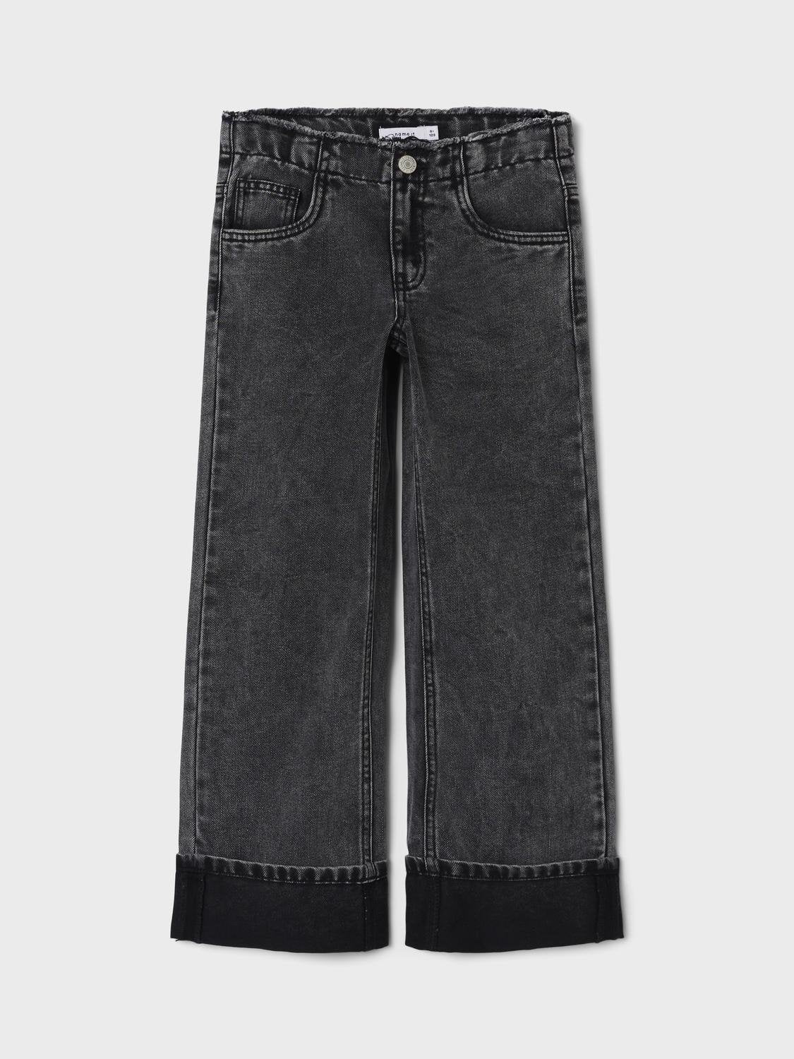 Coola jeans till din tjej, flicka i mjukaste denim som är ett slitstarkt vävt tyg som finns i flera uttryck för en unik look.

Produkttyp: jeans med bred passform
Stängning: Tryckknapp och halv mock gylfknäppning (storlek 80-110) eller krokknapp och dragkedja (storlek 116-164), hakknapp och dragkedja gylf
Fickor: Bakfickor, Framfickor
Bendetaljer: Uppvikbara få