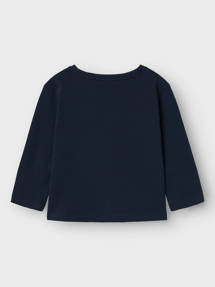 Ekologisk blå traktor tröja till liten pojke, kille. Långärmad t-shirt från Name it till barn.