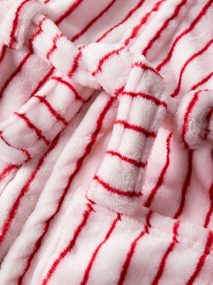 Röd randig lurvig fleece morgonrock till liten flicka, tjej. Velour badrock till barn i mjukaste, skönaste fleece från Name it, 
13235865, NMFROSE