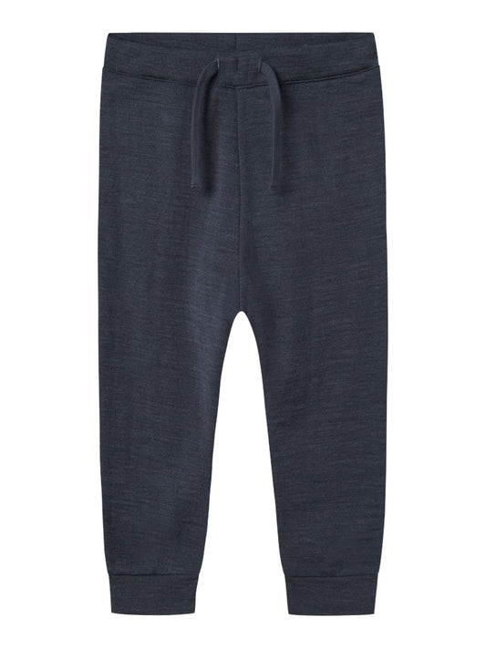 Blå underställs byxa i merino ull. Varm, lite tjockare mys byxor till pojke, perfekt som lager2 eller som vanlig joggers på förskolan.
NMMWESSO WOOL SWE PANT
13229041 