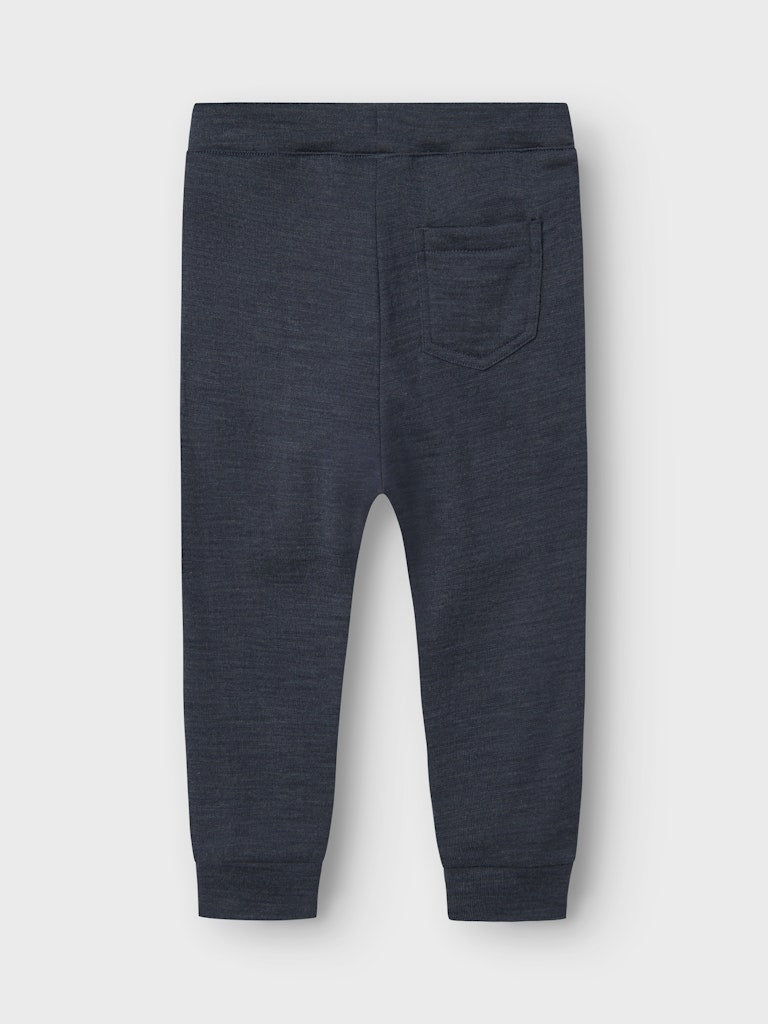 Blå underställs byxa i merino ull. Varm, lite tjockare mys byxor till pojke, perfekt som lager2 eller som vanlig joggers på förskolan.
NMMWESSO WOOL SWE PANT
13229041 