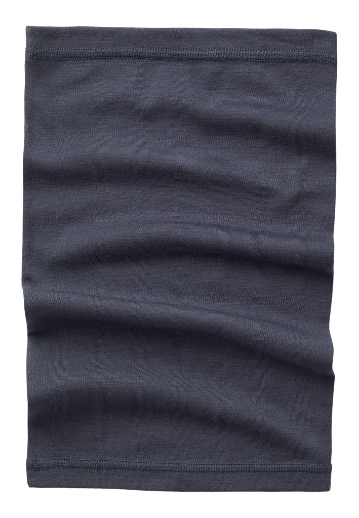 Blå tub scarves i merino ull till pojke och flicka. Halsduk till barn och ungdom kille i skön merinoull från Name it. 
NKMWILLTO WOOL TUBE SCARF
13229090