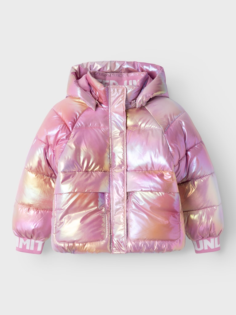 Snygg rosa pärlemors jacka till flicka. Tjej vinterjacka puffer perfekt för barn denna höst och vinter.
NKFMALAN PUFFER JACKET FOIL
13231168