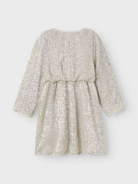 Silver klänning, långärmad paljett klänning till flicka. Snygg fest klänning till tjej från Name it. Mjuk och skön.
NKFRANTELLA LS DRESS
13222691