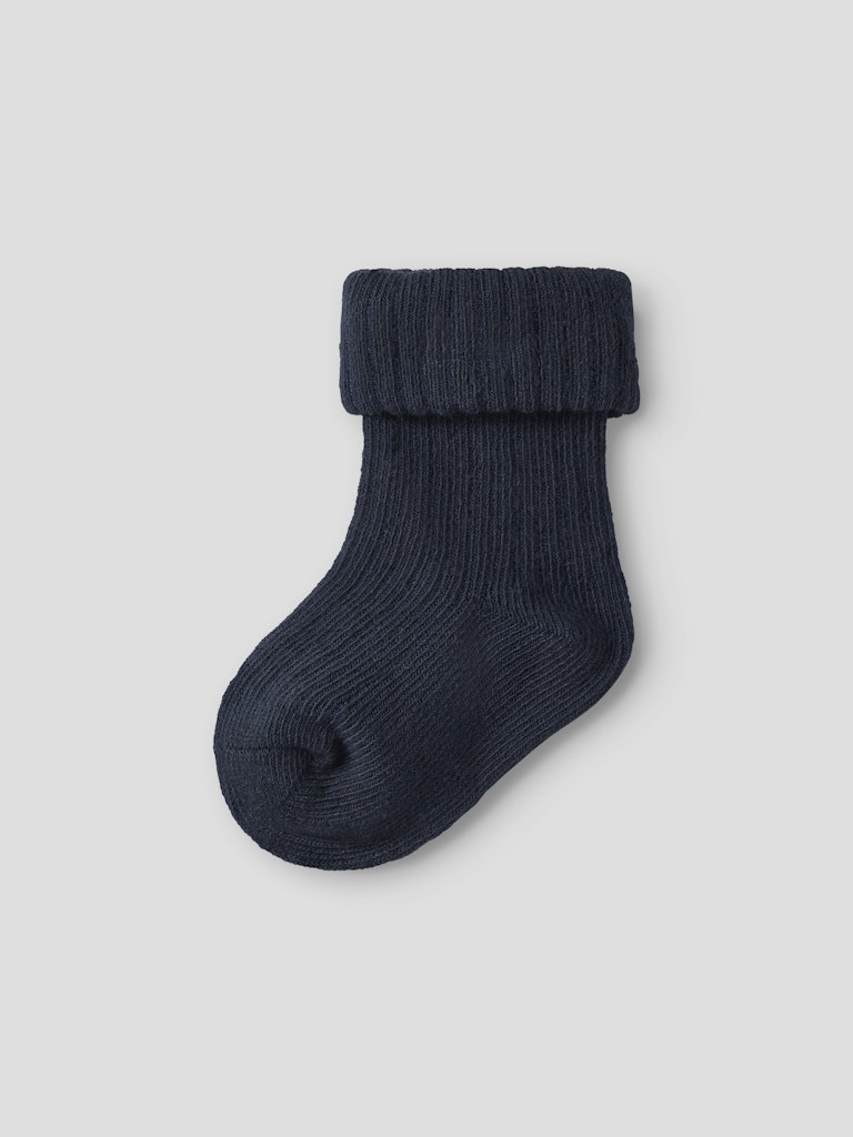 Blå baby strumpa till pojke. Bebis strumpor till nyfödd. Strumpor som sitter kvar.
NBMNOBBU SOCK
13207468