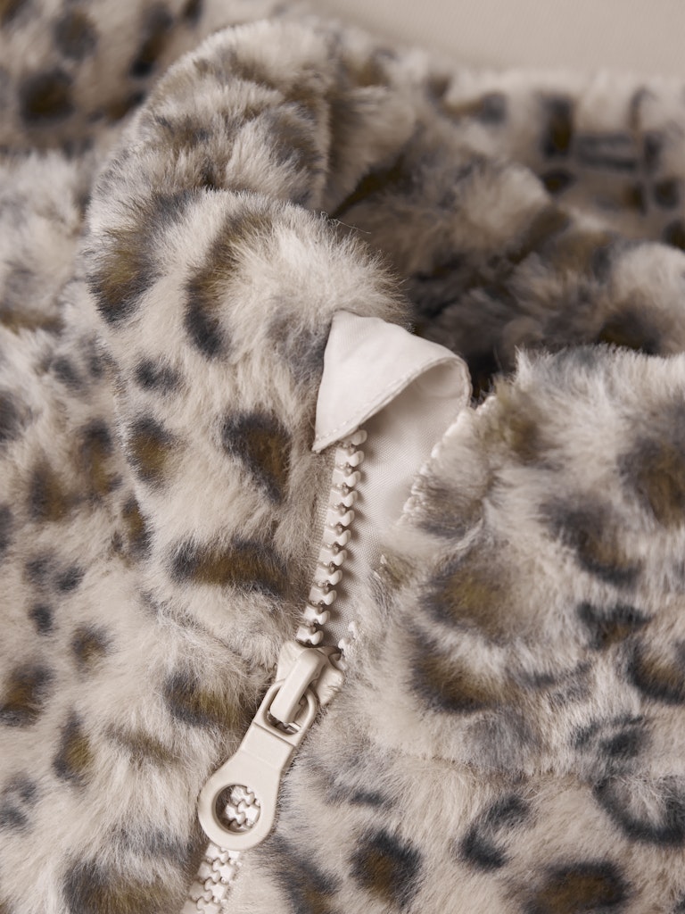 Leopard mönstrad päls jacka till flicka. Superfin höst jacka från Name it.
NMFMILA JACKET PB
13241681