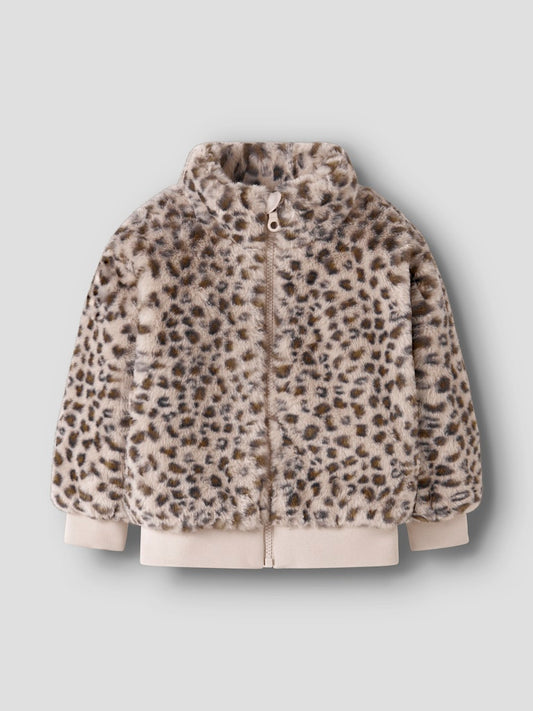 Leopard mönstrad päls jacka till flicka. Superfin höst jacka från Name it.
NMFMILA JACKET PB
13241681