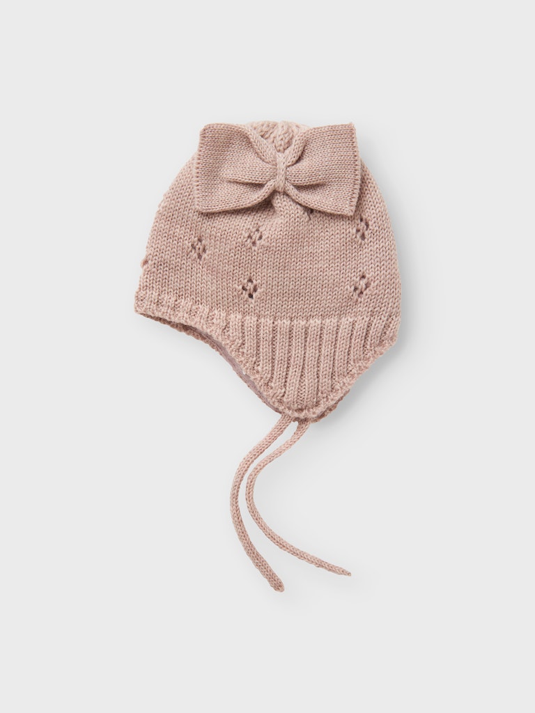 Rosa stickad baby mössa till flicka med stor rosett på ena sidan. Hjälm vinter mössa till bebis.
NBFWRILLA BOW WOOL KNIT HAT
13242112