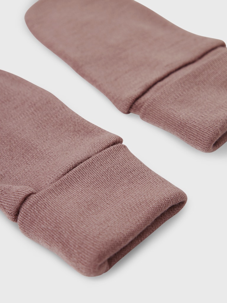 Rosa ullvantar. tunna tumme vantar i ull, merinoull från Name it. 
NMFWILLIT WOOL MITTENS W/THUMB
13228464