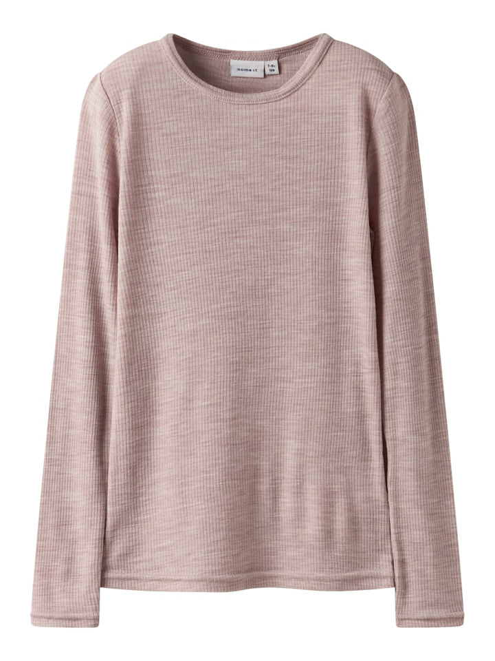 Rosa ull tröja till flicka. Merinoull när den är som bäst. Underställ till tjej från Name it. Barnkläder ull underställströja.
NKNWAX WOOL RIB LS TOP
13242139
