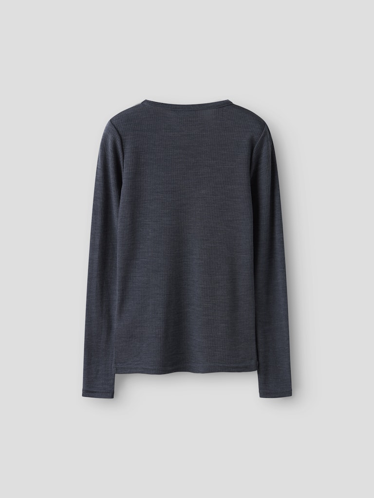 Blå ull tröja till pojke och flicka. Merinoull när den är som bäst. Underställ till tjej och kille från Name it. Barnkläder ull underställströja.
NKNWAX WOOL RIB LS TOP
13242139