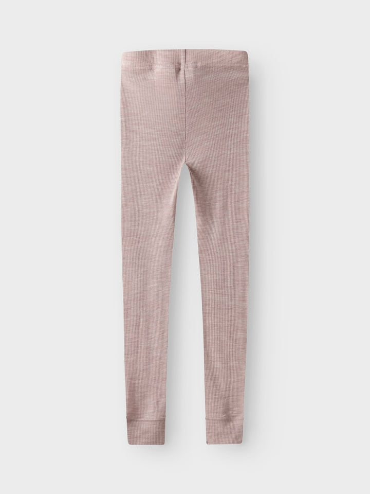 Rosa långkalsonger till flicka. Underställ byxor i merinoull från Name it. Ull leggings till tjej, Ullkläder till barn.
NKNWAX WOOL RIB LEGGINGS
13242138