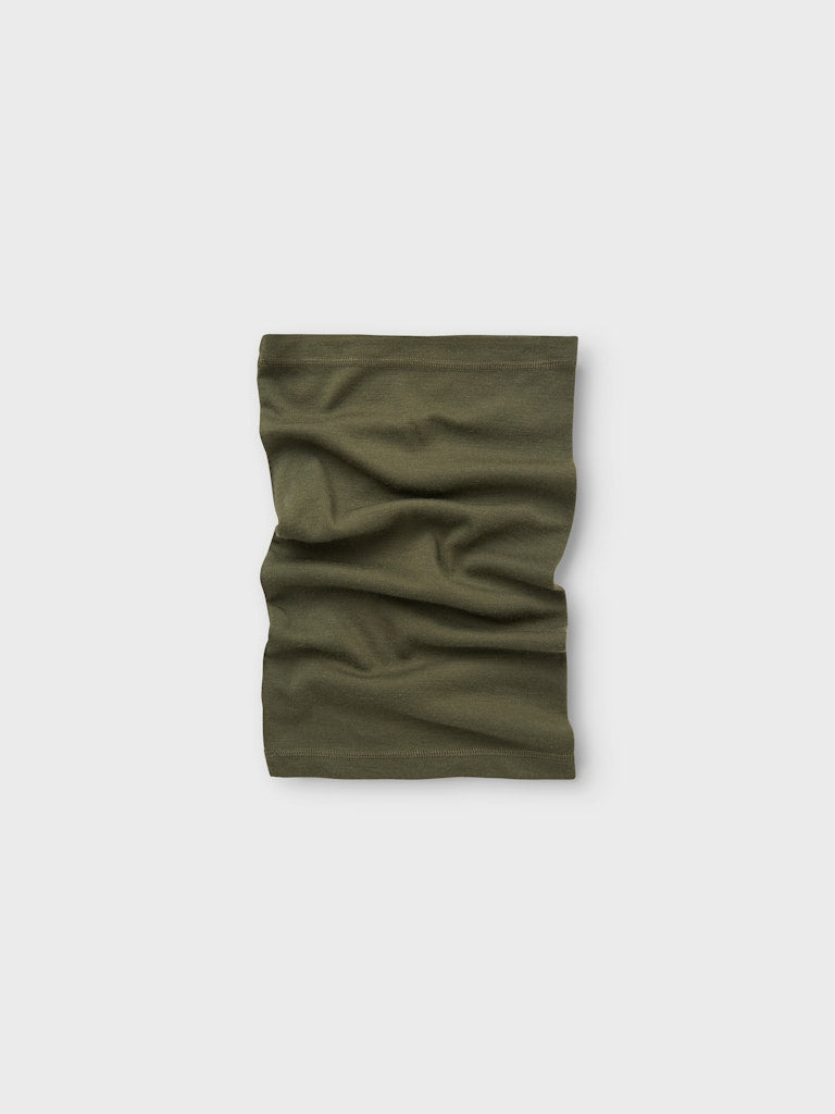 Grön tub scarves i merino ull till pojke och flicka. Halsduk till ungdom tjej och kille barn i skön merinoull från Name it. 
NKMWILLTO WOOL TUBE SCARF
13229090