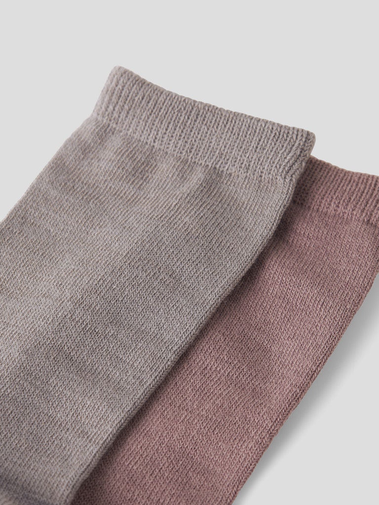 Tunna grå och rosa ull strumpor i merinoull till flicka. Barn strumpor i 2-pack för varma fötter. 
NKFWAK WO/BL 2P SOCK
13228565