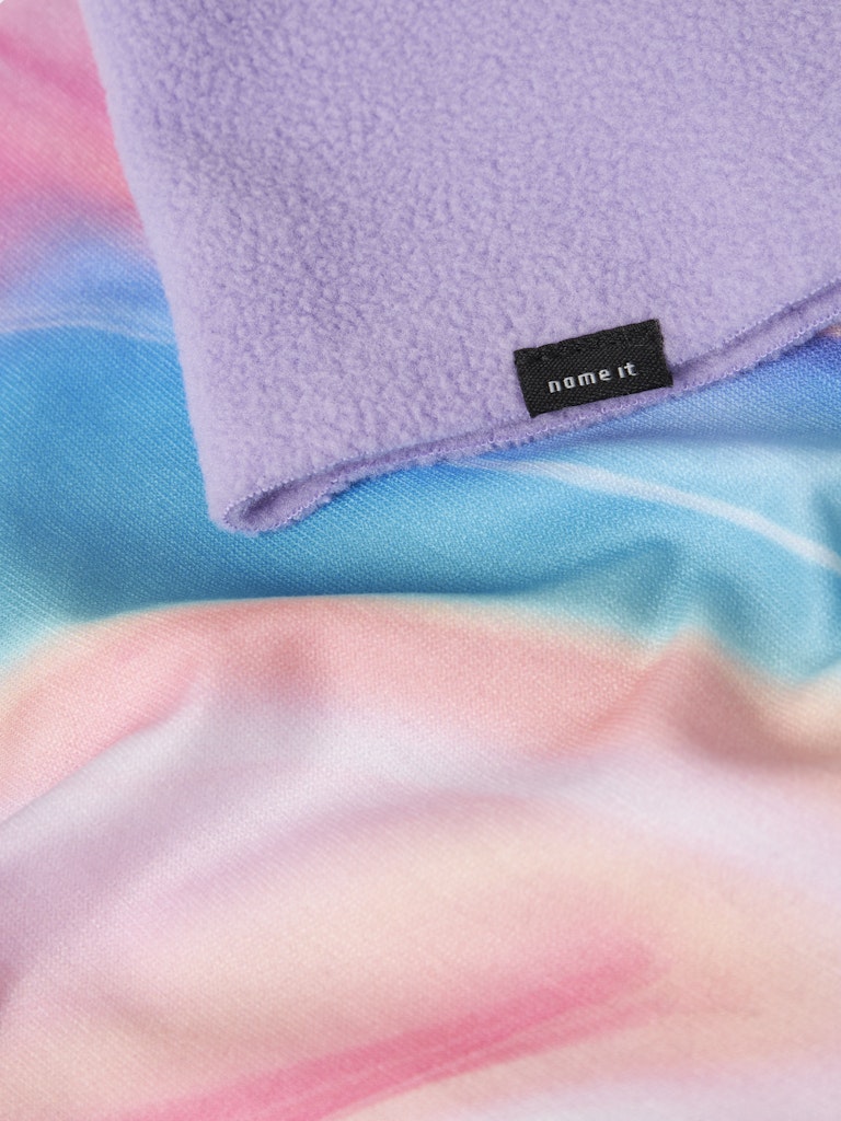 Rosa, lila och blå halsduk i form av tub scarf. Tubscarf till tjej, flicka. 
NKNMUB TUBE FLEECE AOP FO
13242601