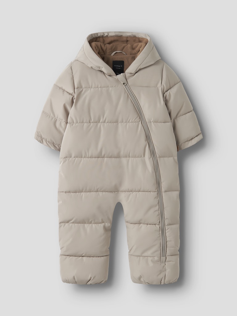 Beige enfärgad vinter overall till baby flicka och pojke. Bebis overall, varm skön barnoverall från Nameit  i återvunnet material.
NBNMEDOW03 SUIT SOLID FO
13230878