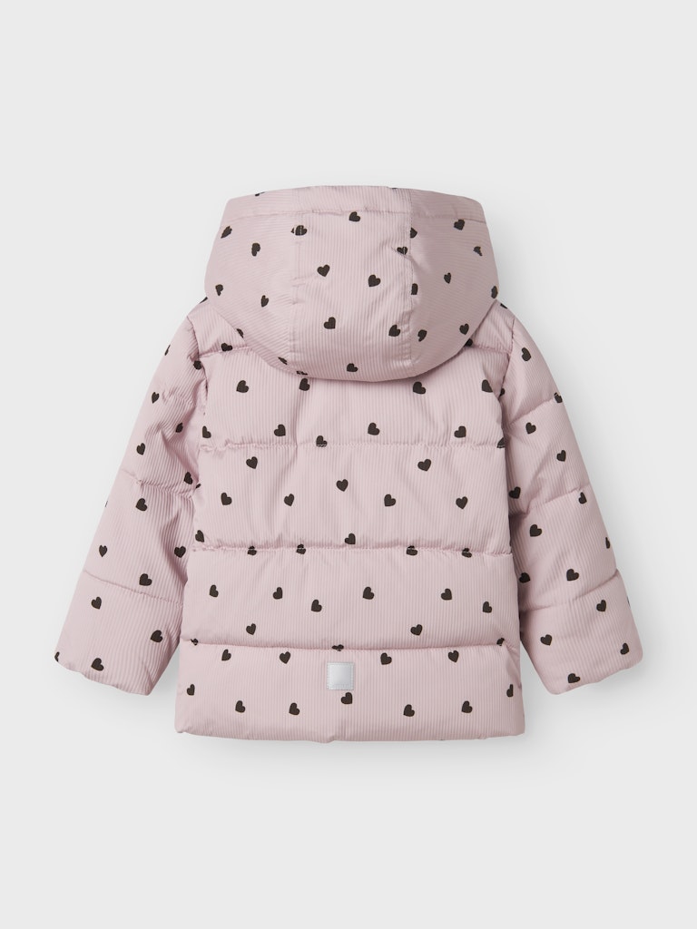 Söt rosa vinter jacka till flicka. Höst jacka med små hjärtan på från Name it.
NMFMONDAY PUFFER JACKET
13243667