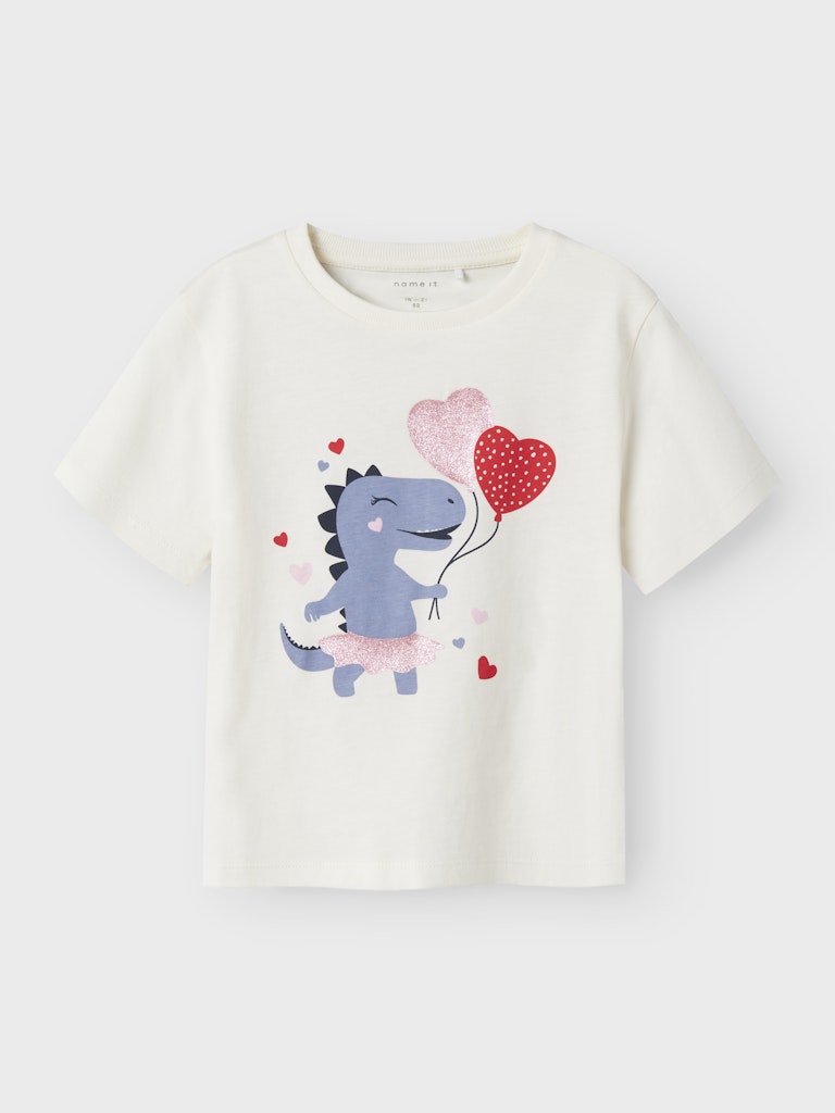 Vit kortärmad t-shirt till flicka. Topp med dinosaurie på, söt tjej tröja i ekologisk bomull från Name it.
NMFKATINKA SS NREG TOP PB
13244912