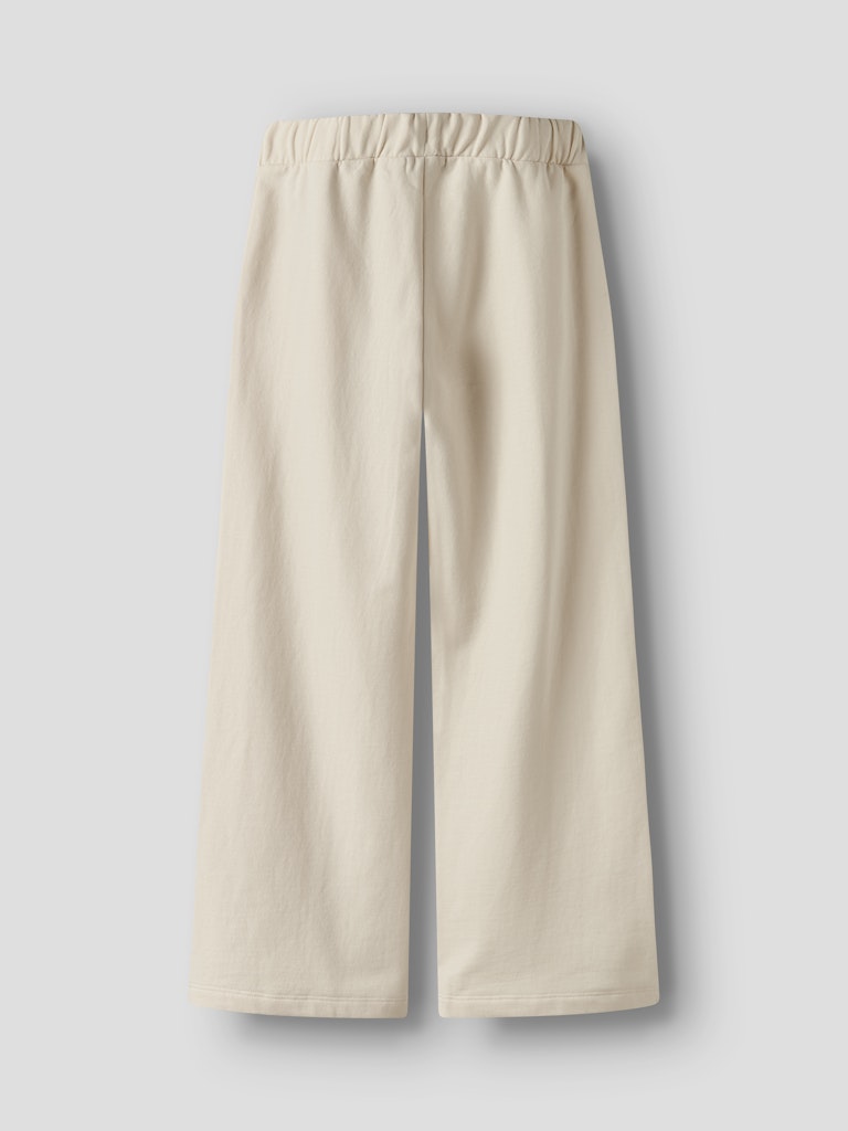 Beige vid mjukis byxa i sweat kvalitet till tjej. Wide Pant från Name it.
NKFNORIANA WIDE SWE PANT BRU PB
13244924