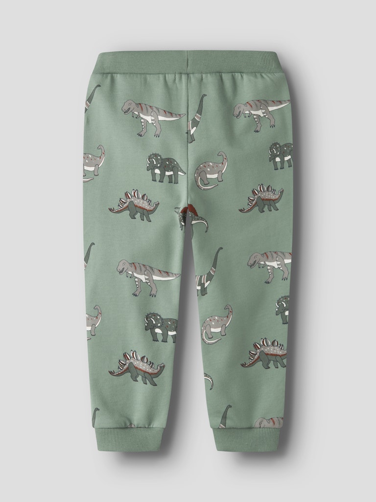Grön mys byxa till pojke med dinosaurier. Joggers med print.
NMMNENEAN SWE PANT BRU PB
13244927