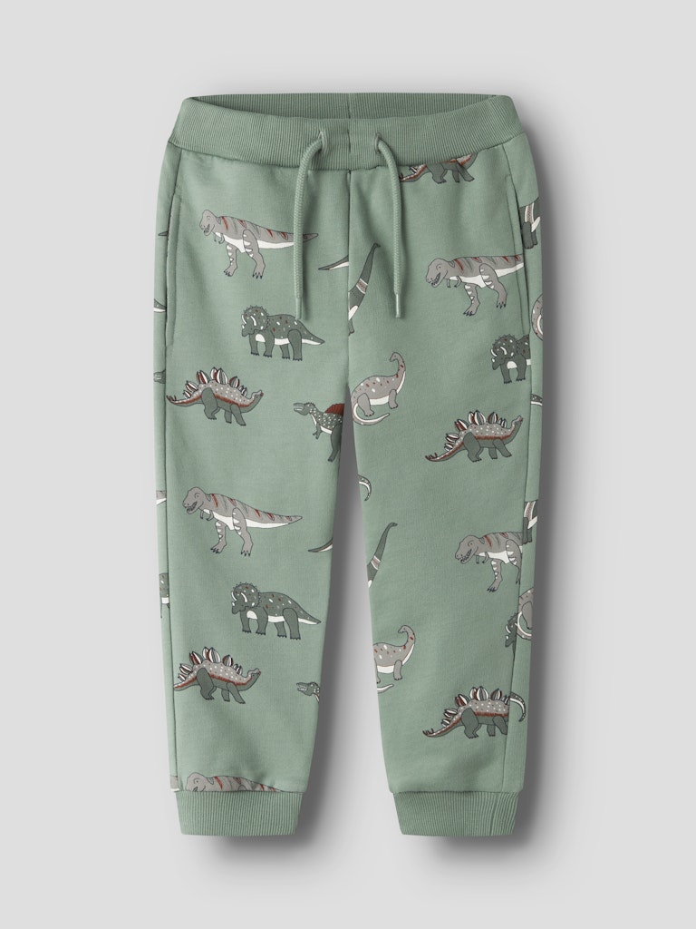 Grön mys byxa till pojke med dinosaurier. Joggers med print.
NMMNENEAN SWE PANT BRU PB
13244927