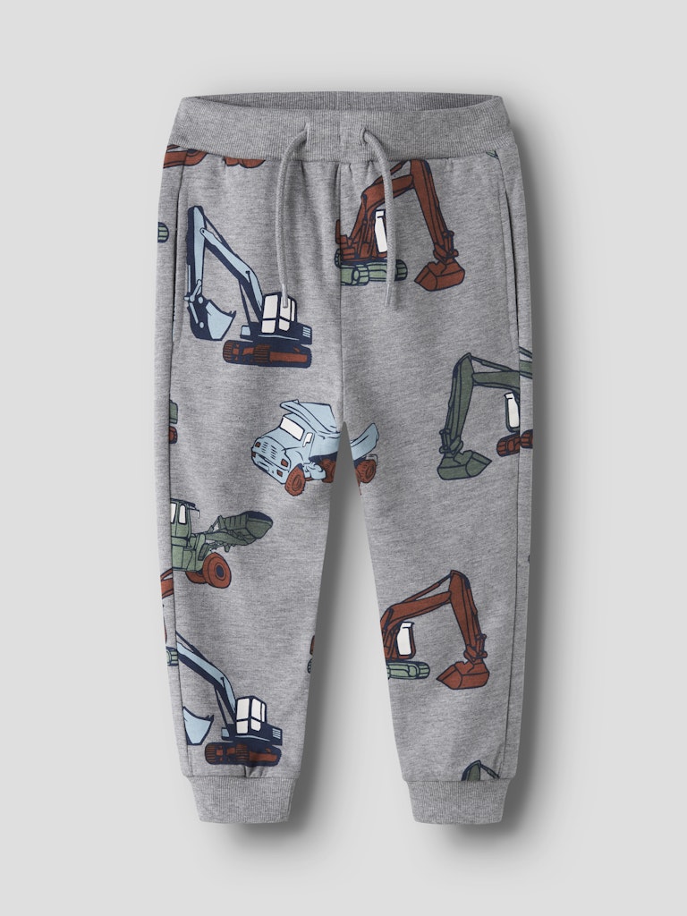 Grå mys byxa till pojke med grävare och lastbil. Joggers med print.
NMMNENEAN SWE PANT BRU PB
13244927