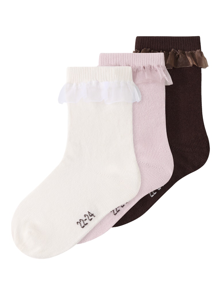 3-pack söta barn strumpor med spets kant. Enfärgade strumpor till flicka i ekologisk bomull från Name it.
NMFLOCKA 3P SOCK
13245538