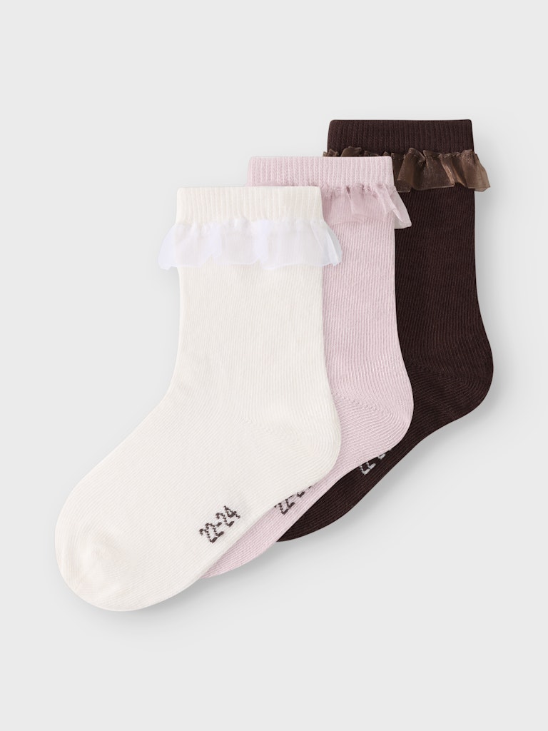 3-pack söta barn strumpor med spets kant. Enfärgade strumpor till flicka i ekologisk bomull från Name it.
NMFLOCKA 3P SOCK
13245538