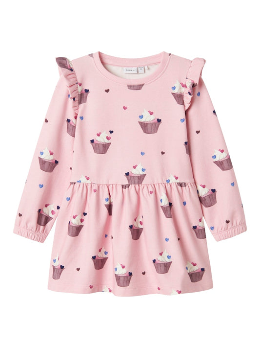 Rosa klänning till flicka. Ekologiska barnkläder, söt klänning med hjärtan och cupcakes. 
NMFNAYA SWEAT DRESS BRU
13246635
