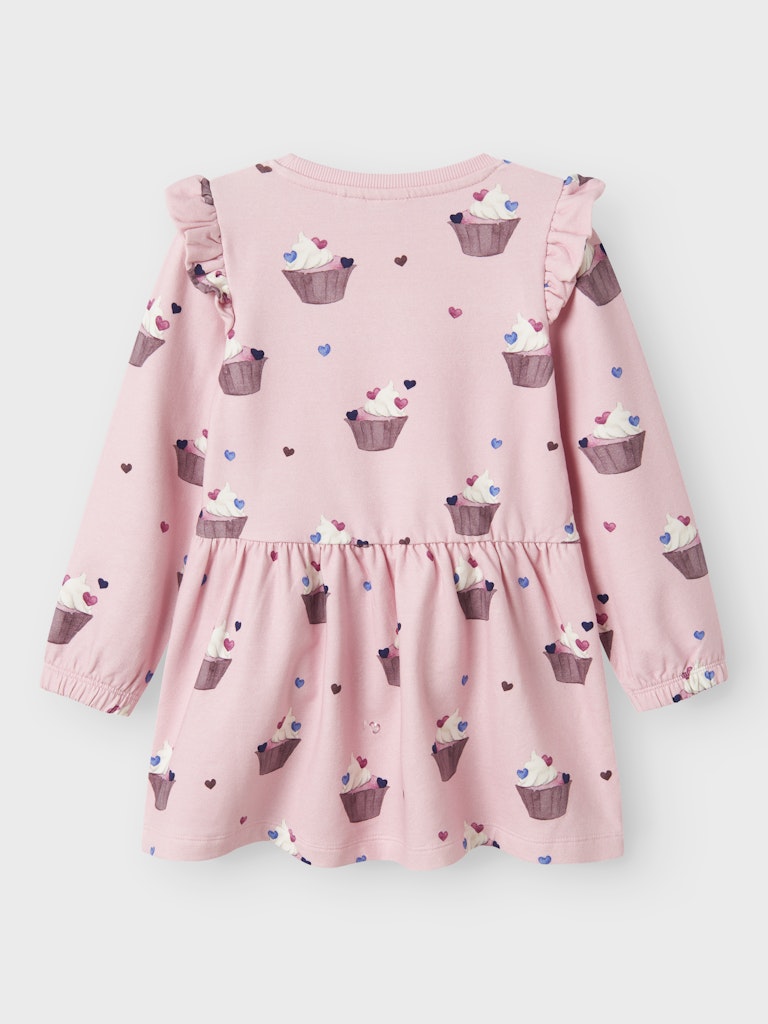 Rosa klänning till flicka. Ekologiska barnkläder, söt klänning med hjärtan och cupcakes. 
NMFNAYA SWEAT DRESS BRU
13246635
