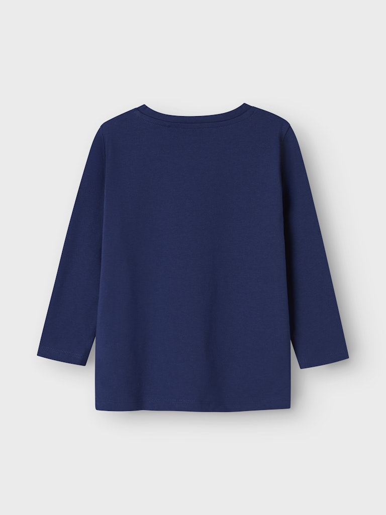 Blå långärmad tröja till flicka. Söt t-shirt med cupcake  och tårta i ekologisk bomull.
NMFNICHOLA LS TOP BOX
13246640