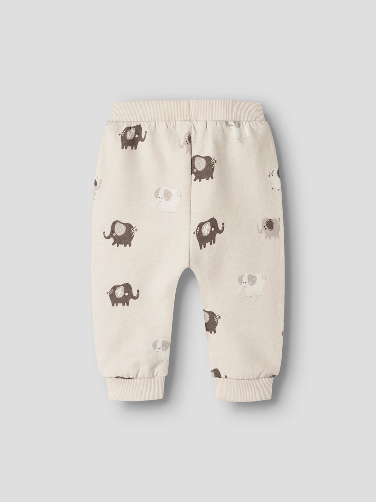 Beige baby sweat byxa till bebis flicka och pojke. Neutral byxa med elefanter i ekologisk bomull.
NBNOHAPI SWEAT PANT BRU
13246739