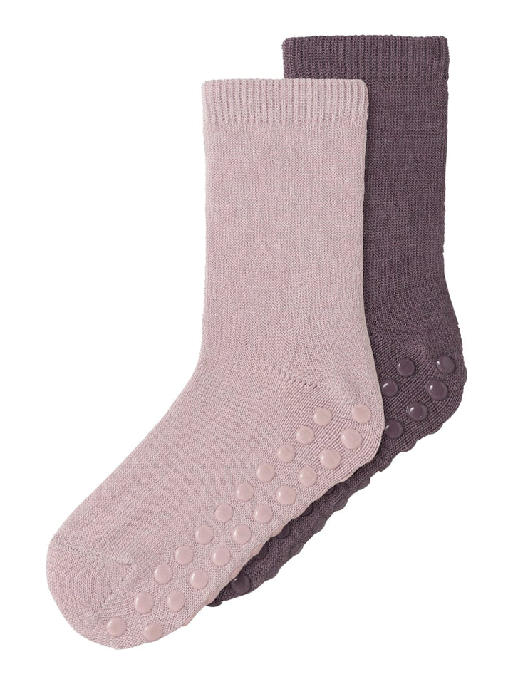 2-pack rosa halkstrumpor till flicka i ull, merino ull från Name it.
NMFWAK WO/BL 2P SOCK W/NON SKID
13228514