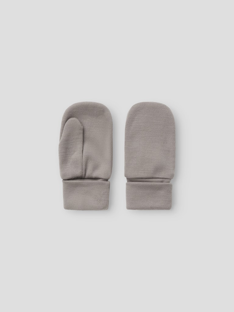 Tunn grå ull vante till flicka och pojke. Merino ull vantar till barn i en fin grå färg. Varma ullvantar.
NMMWILLIT WOOL MITTENS W/THUMB
13228464