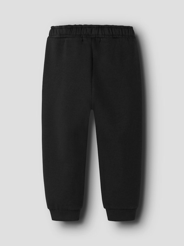 Svart cool joggers, mys byxor till pojke. Fin sweat byxa, joggingbyxa från Nameit.
NMMOKIAN NREG SWE PANT BRU BF
13247159