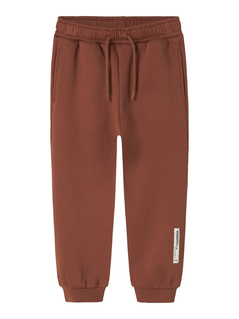 Brun cool joggers, mys byxor till pojke. Fin sweat byxa, joggingbyxa från Nameit.
NMMOKIAN NREG SWE PANT BRU BF
13247159
