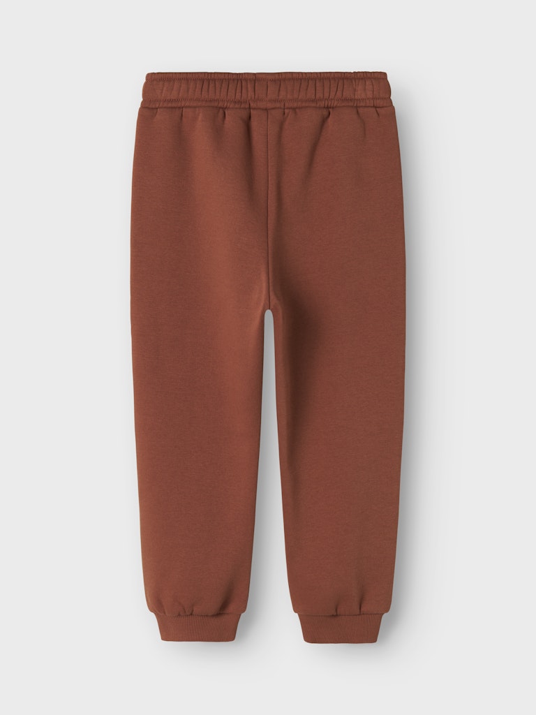 Brun cool joggers, mys byxor till pojke. Fin sweat byxa, joggingbyxa från Nameit.
NMMOKIAN NREG SWE PANT BRU BF
13247159