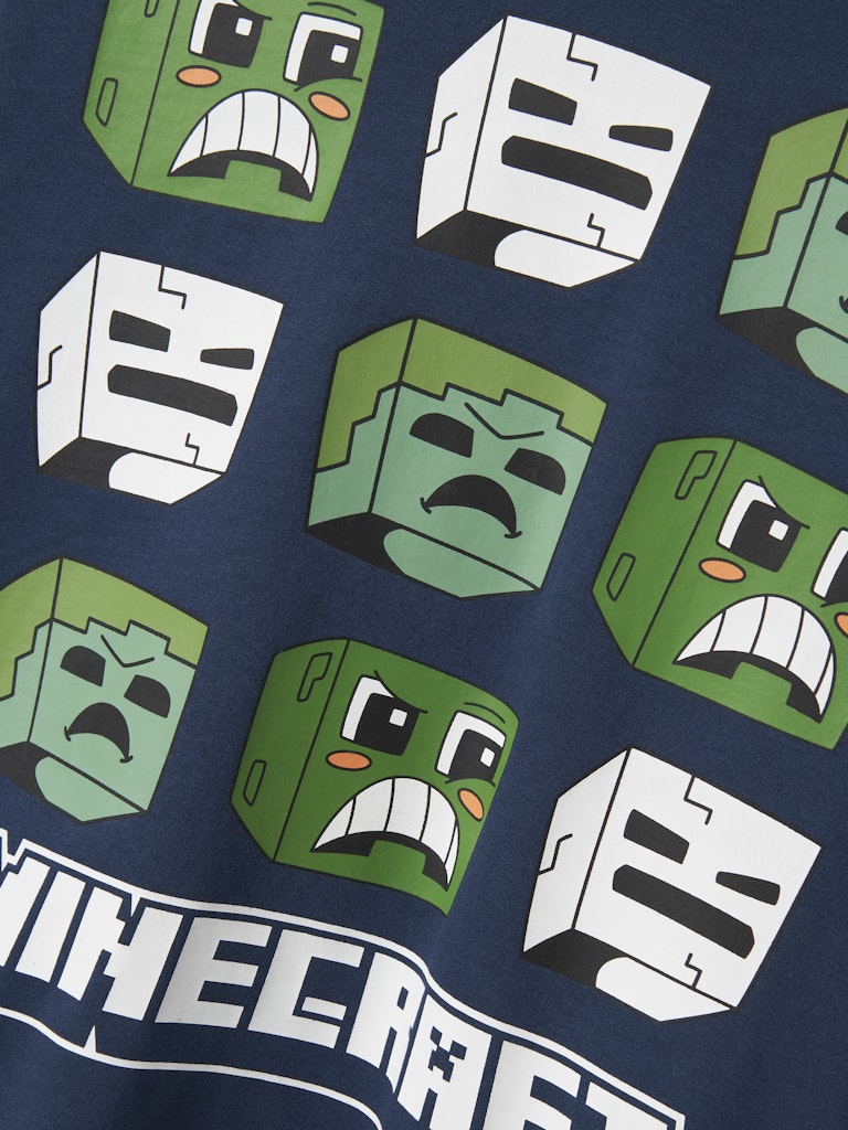 Blå Minecraft hoodie till pojke. Cool tröja i sweat kvalitet från Name it.
NKMSAAG MINECRAFT NREG SWEAT WH BRU BFU
13247225