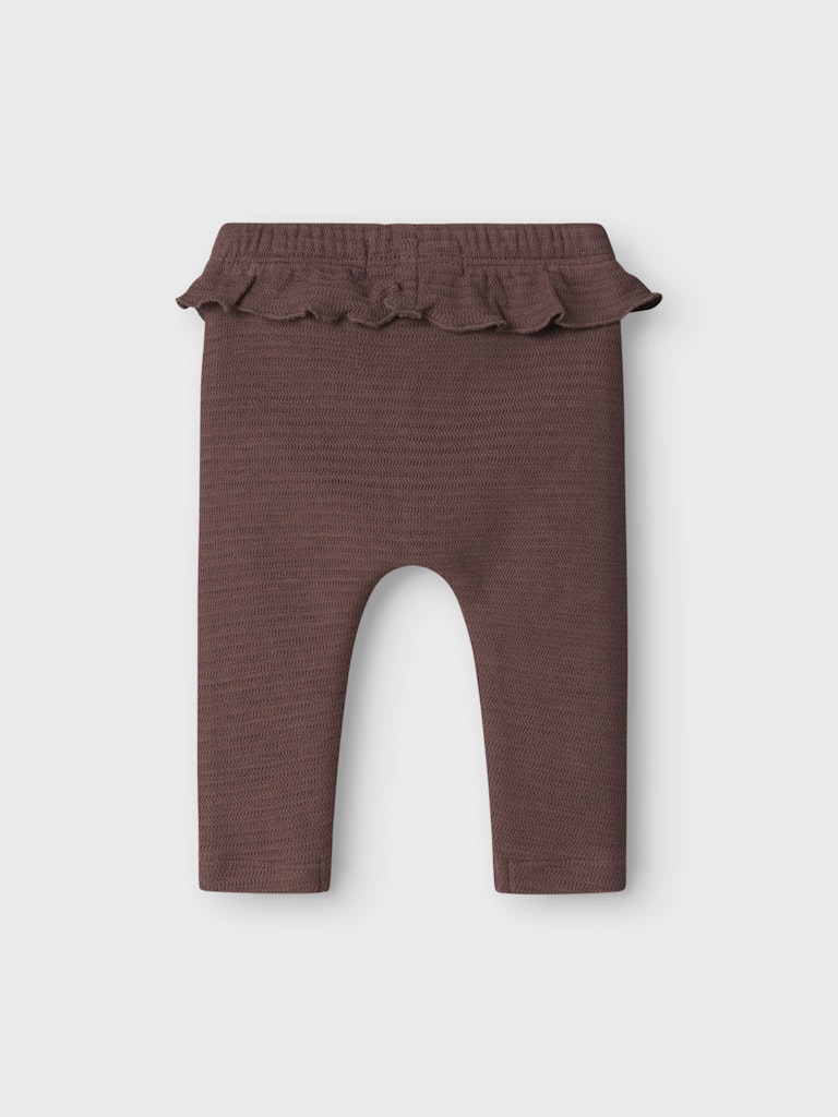 Söt brun lila baby byxa till nyfödd bebis flicka.  Leggings med volang upptill och tillverkade i en lite tjockare  mjuk skön ekologisk bomull.
NBFOLAYA LEGGING
13247511