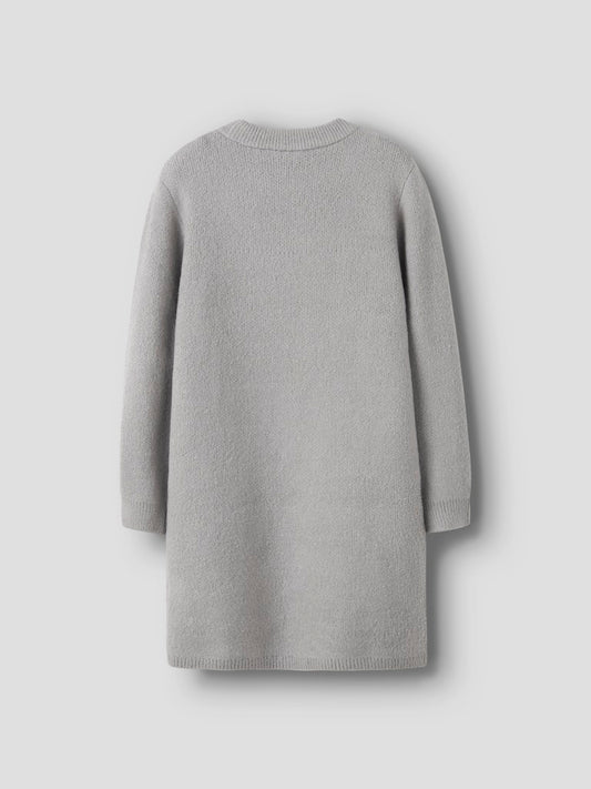 Grå stickad långärmad klänning till flicka, tjej.
Långärmad klänning från Name it.
NKFOMARIAN LS KNIT DRESS
13233091