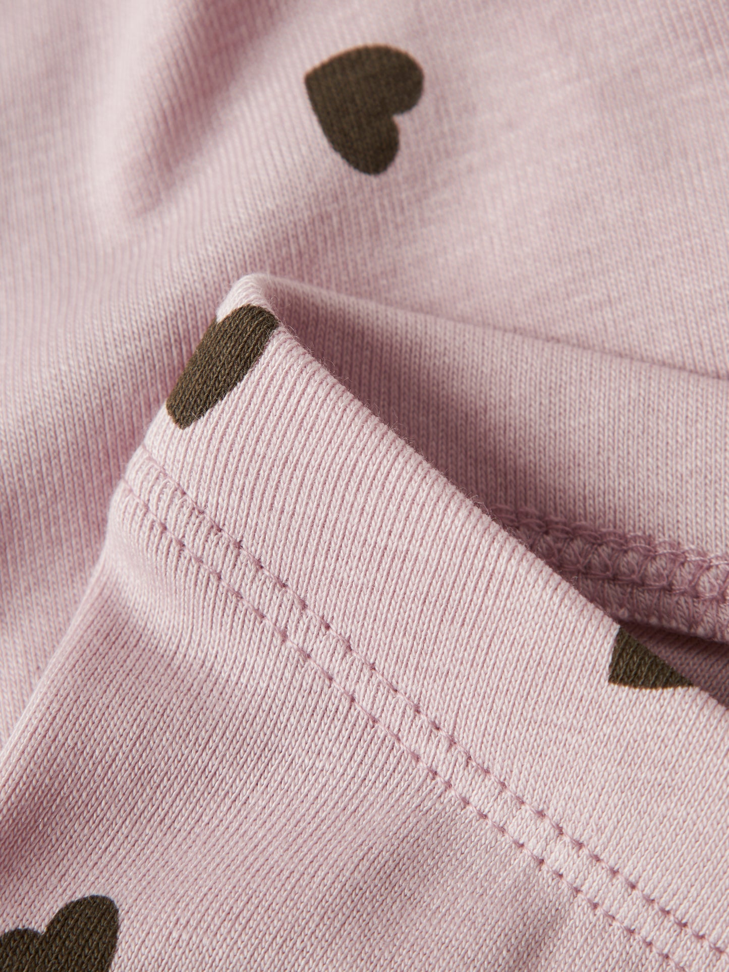 Rosa leggings med bruna små hjärtan till baby flicka. Ekologisk byxor i  skön kvalitet från Name it.
NBFKHEART LEGGING
13249254