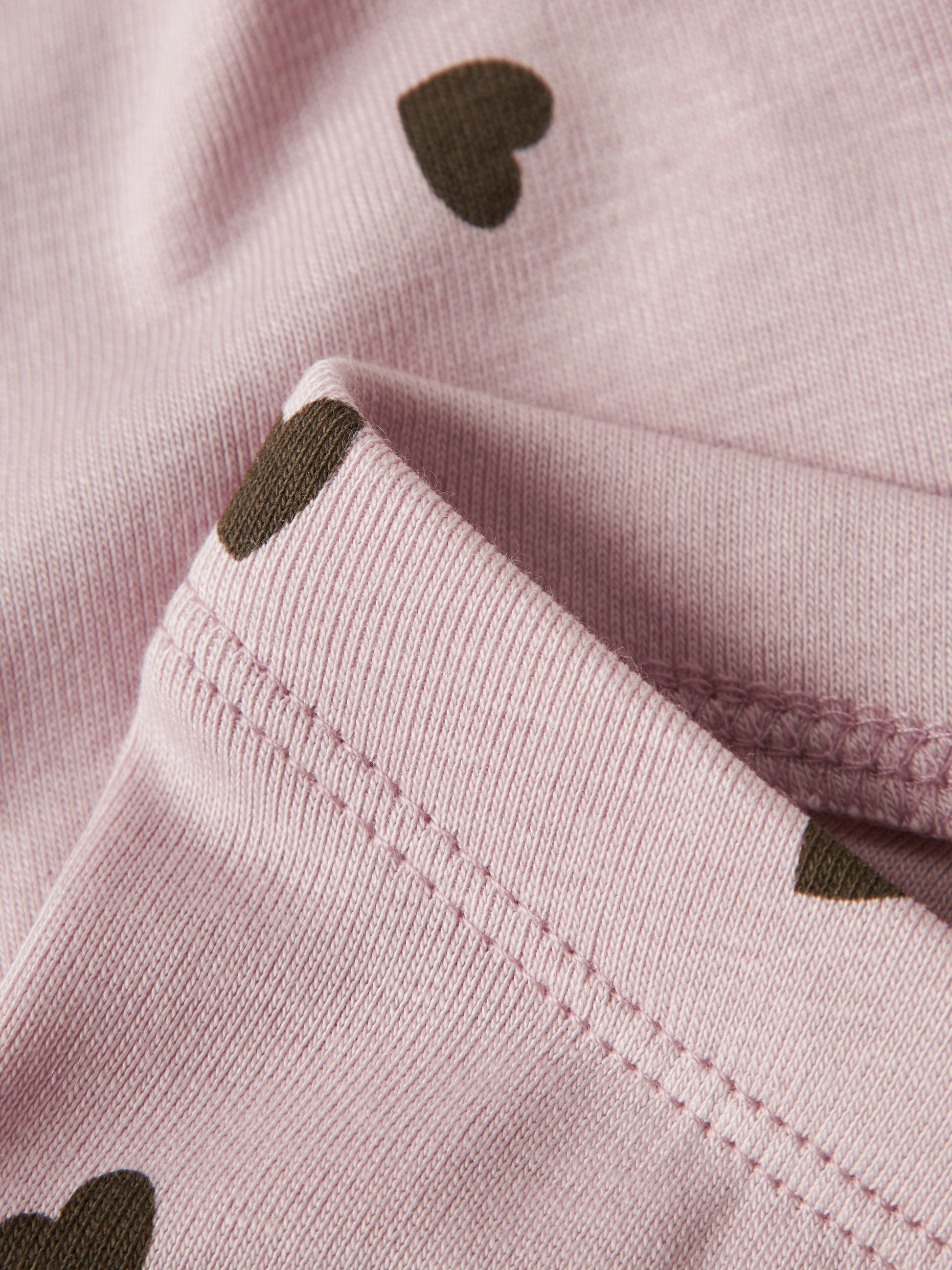 Rosa leggings med bruna små hjärtan till baby flicka. Ekologisk byxor i  skön kvalitet från Name it.
NBFKHEART LEGGING
13249254