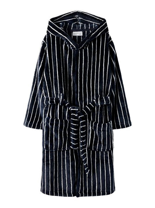 Blå randig fleece morgonrock till pojke. Mysig fleecemorgonrock till kille.
NKMRACER MORNING ROBE
13236087