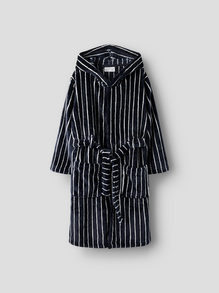 Blå randig fleece morgonrock till pojke. Mysig fleecemorgonrock till kille.
NKMRACER MORNING ROBE
13236087