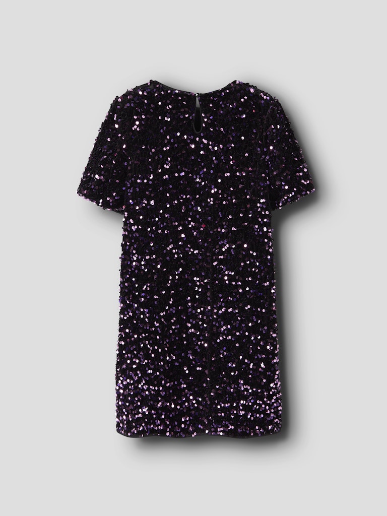 Glittrig paljett tunika, kort klänning med kort ärm till flicka. Vacker lila, rosa och svart klänning i mjuk skön kvalitet.
NKFRUNICA SS TUNIC
13209416