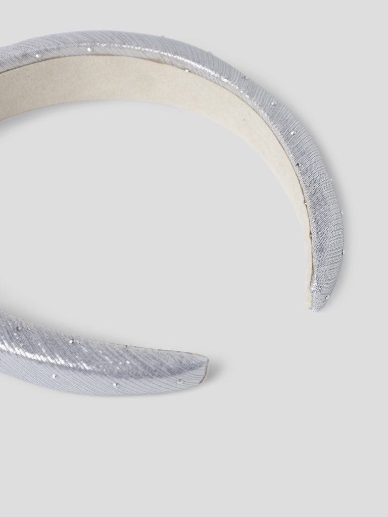 Silver färgat diadem, hårband med glitterprickar. Hår accessoar till tjej, barn och ungdom.
NKFRIGLITTER HAIRBRACE
13250371