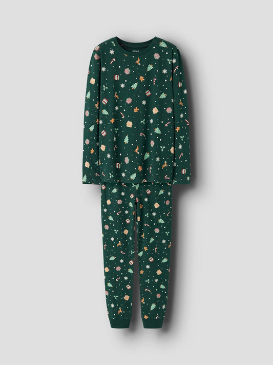 Grön jul pyjams till pojke och flicka. Julig pyjamas med jul motiv till tjej och kille.
NKNVISMAS LS NIGHTSET
13234977